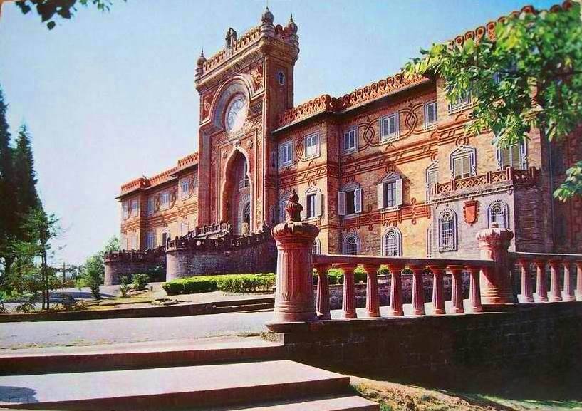 Il Castello di Sammezzano quando era un albergo